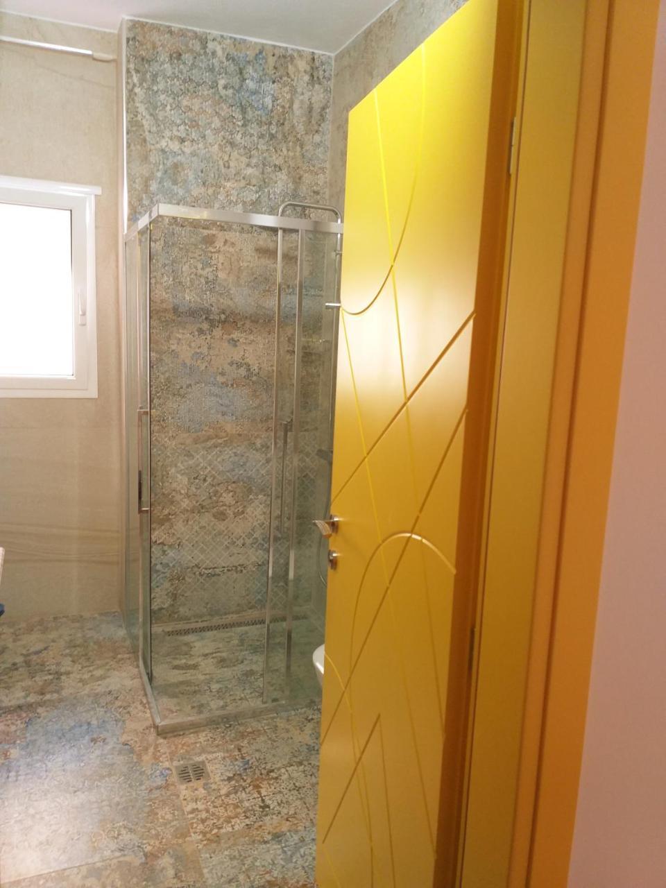 Sea Dream Apartment Vlorë Esterno foto